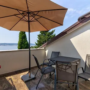 apartmani-lili-novi-vinodolski.primorje-gorskikotar.com/