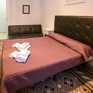 hostal-balmes-centro.topbarcelonahotels.com/